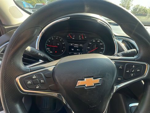 Used 2020 Chevrolet Malibu LT image 15