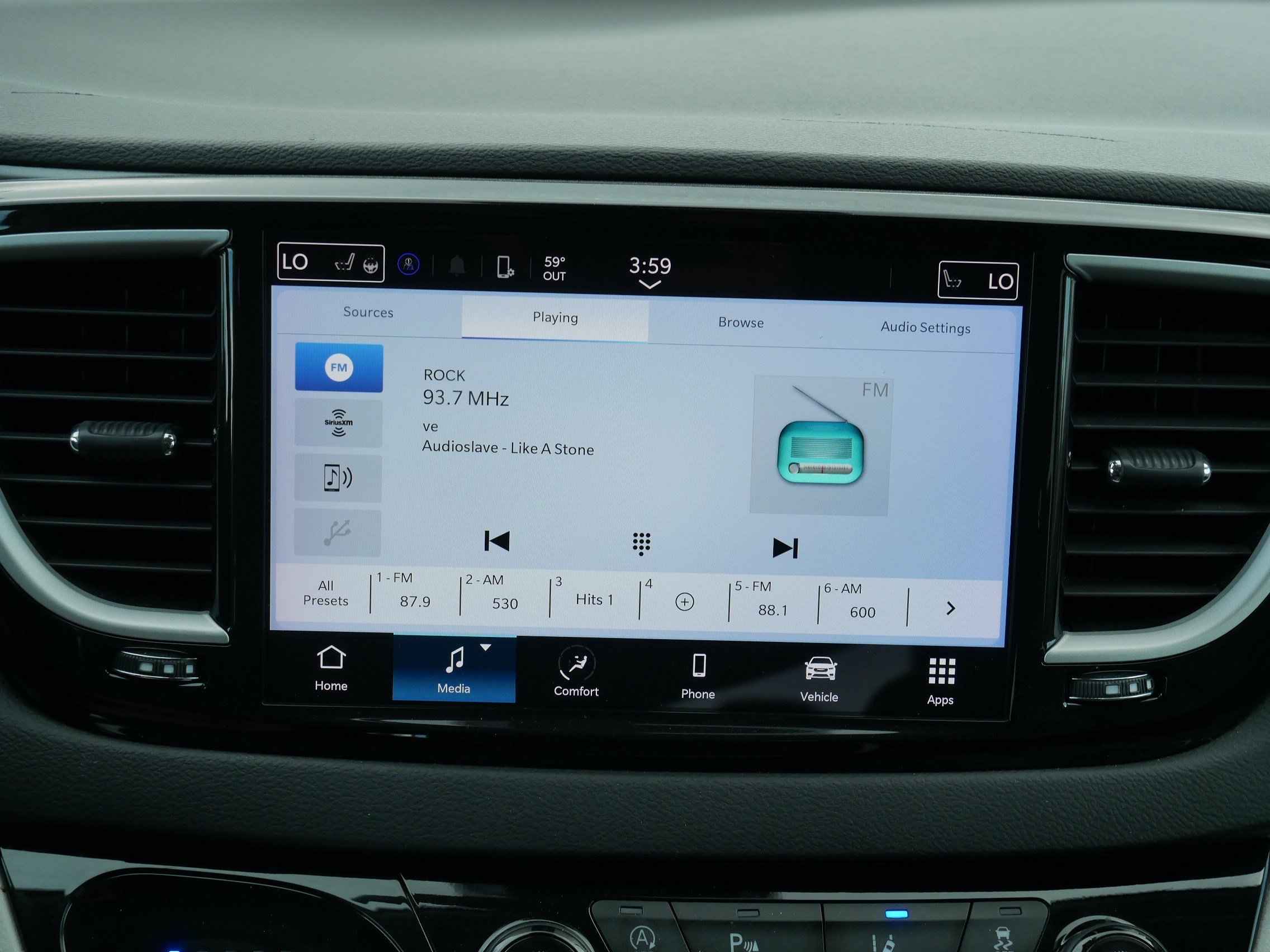 Used 2024 Chrysler Pacifica Touring-L FWD image 22