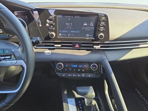 Used 2021 Hyundai Elantra SEL w/ Convenience + Premium Package image 25