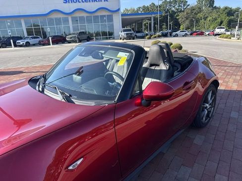 Used 2023 MAZDA MX-5 Miata Grand Touring RWD image 5