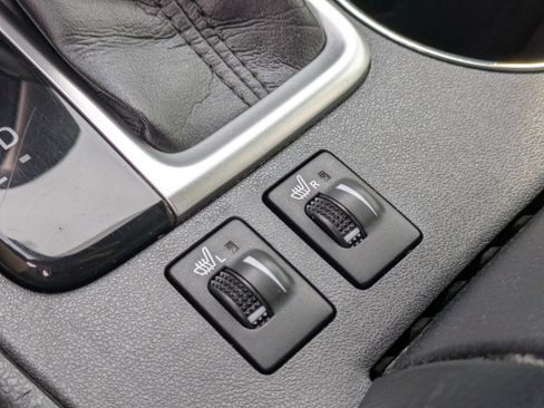 Used 2018 Toyota Highlander SE image 32