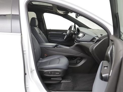 Used 2023 Buick Enclave Essence w/ Experience Buick Package FWD image 19