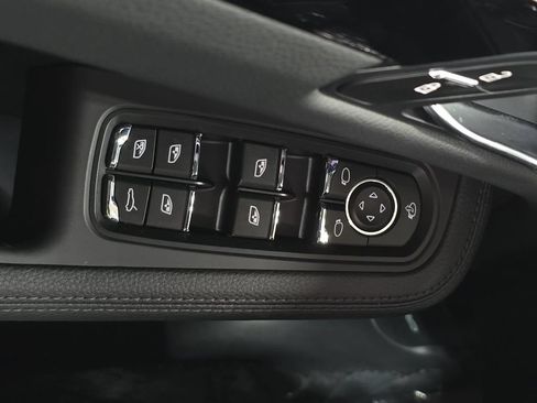 Certified 2026 Porsche Macan AWD/4WD image 21