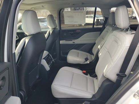 New 2026 Lincoln Aviator Reserve image 23