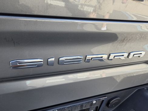Used 2025 GMC Sierra 1500 SLT AWD/4WD image 16