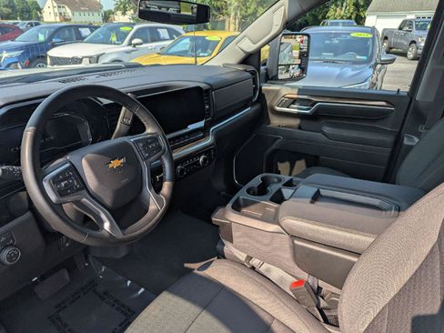 Used 2025 Chevrolet Silverado 2500 LT w/ Convenience Package AWD/4WD image 13