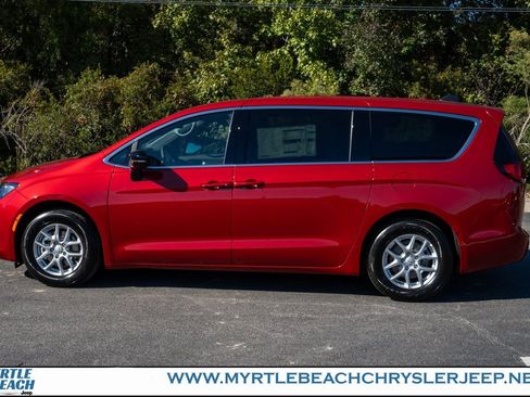 New 2026 Chrysler Voyager LX image 3