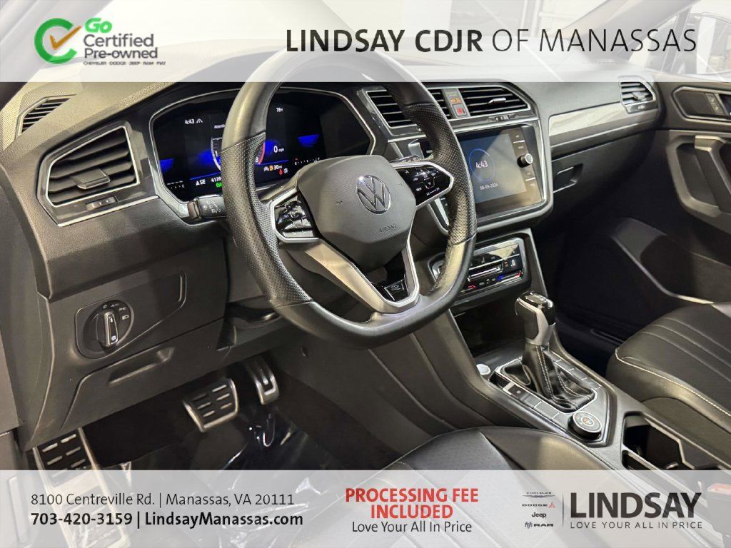Used 2024 Volkswagen Tiguan SE R-Line AWD/4WD image 17