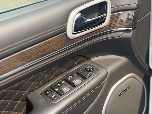 Used 2021 Jeep Grand Cherokee Summit AWD/4WD image 20
