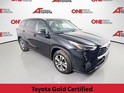 Certified 2025 Toyota Highlander XLE FWD image 1