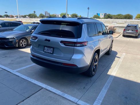 Used 2021 Jeep Grand Cherokee L Laredo RWD image 18