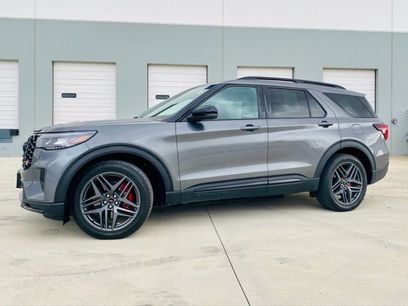 Used 2025 Ford Explorer ST