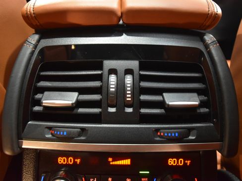 Used 2016 BMW X5 M image 58