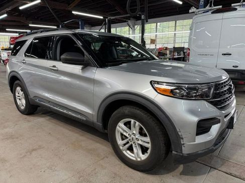 Used 2020 Ford Explorer XLT w/ Comfort Package AWD/4WD image 6