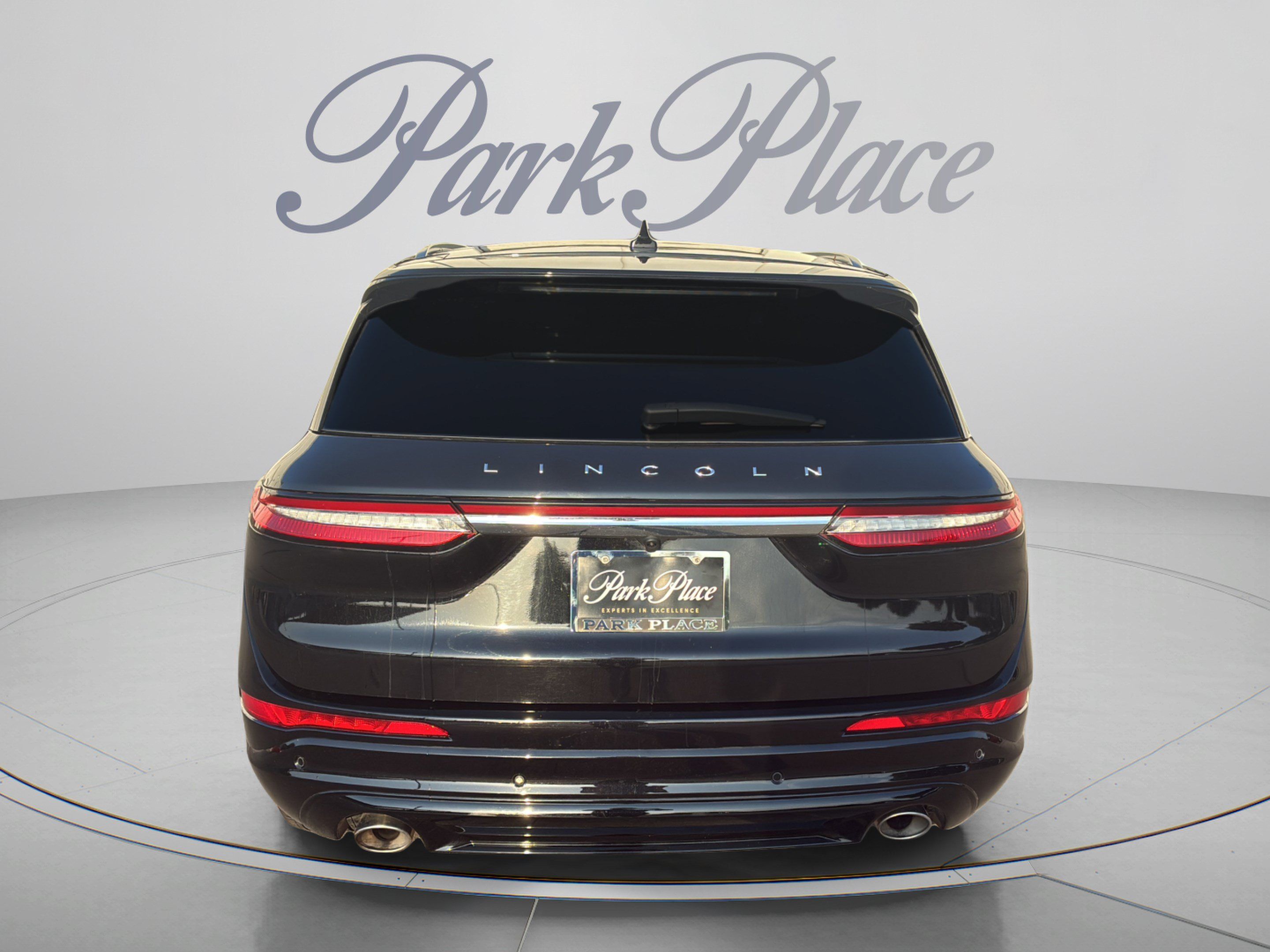 Used 2024 Lincoln Corsair Grand Touring w/ Equipment Group 302A AWD/4WD image 4