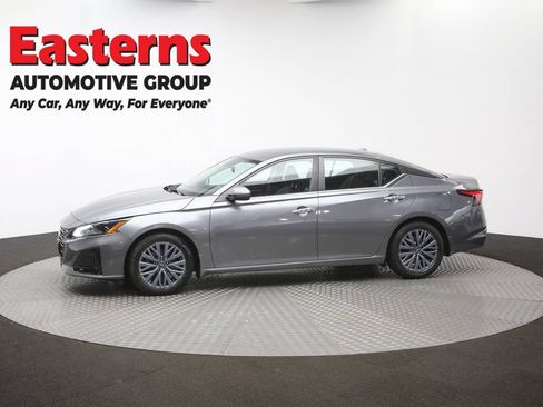 Used 2023 Nissan Altima 2.5 SV FWD image 58