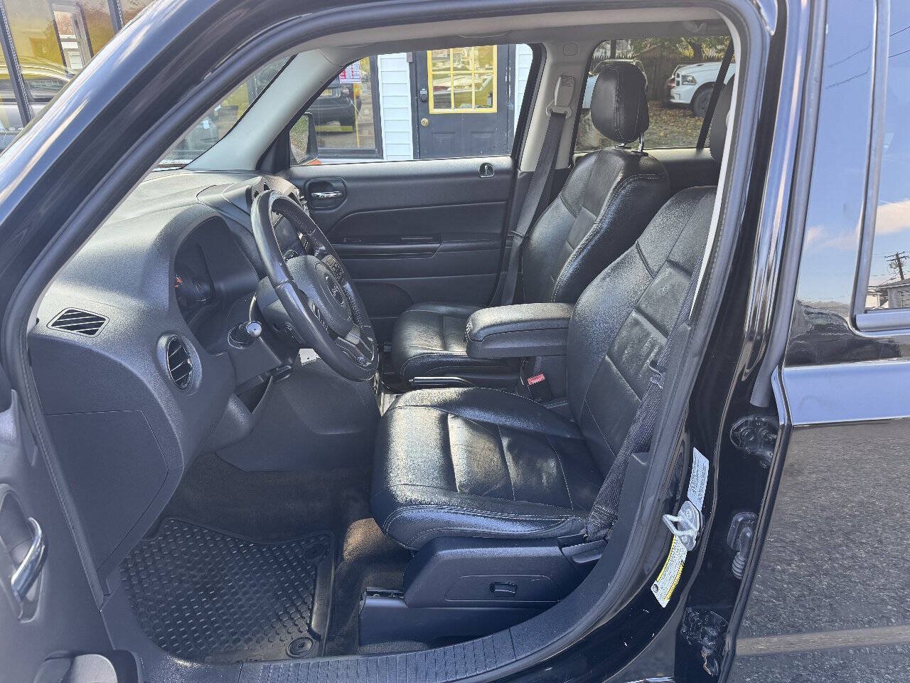 Used 2017 Jeep Patriot High Altitude AWD/4WD image 16
