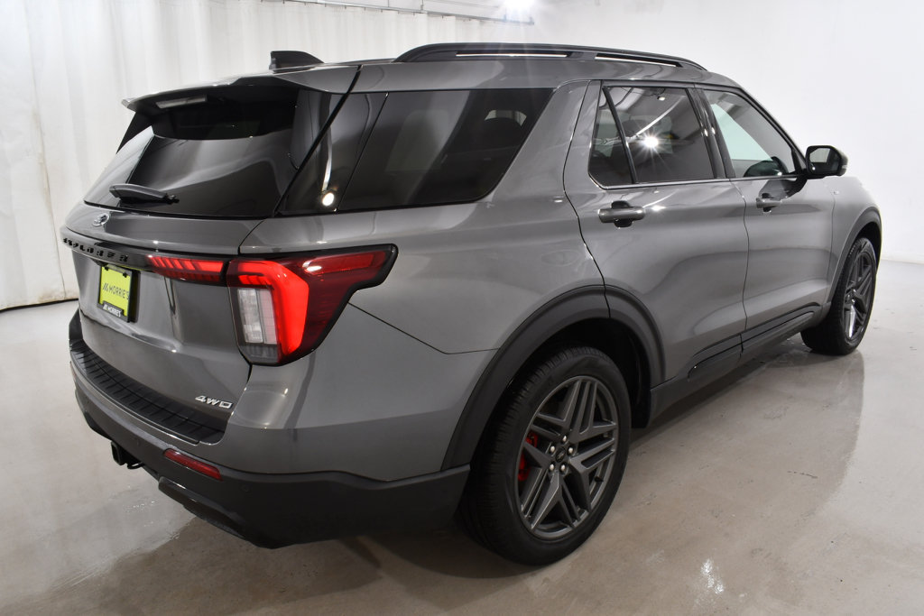 Used 2026 Ford Explorer ST-Line w/ ST-Line Street Pack AWD/4WD image 11