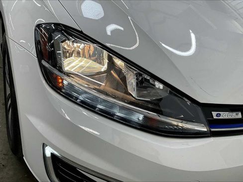 Used 2019 Volkswagen e-Golf SE w/ Driver Assistance Package image 30