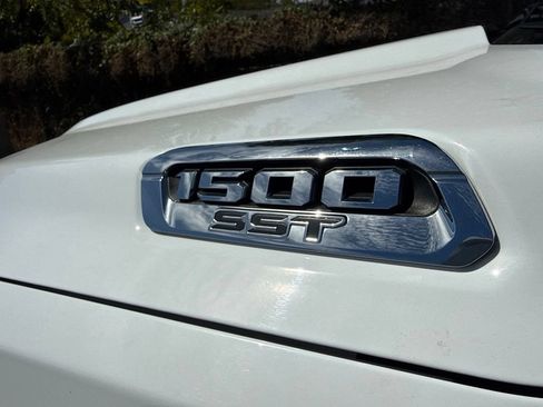 Used 2025 RAM 1500 Big Horn AWD/4WD image 3