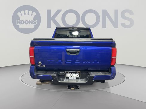 Used 2024 Toyota Tacoma SR5 AWD/4WD image 5