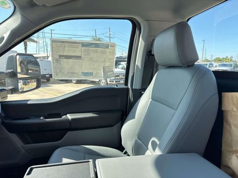 New 2025 Ford F550 4x4 Regular Cab Super Duty image 19