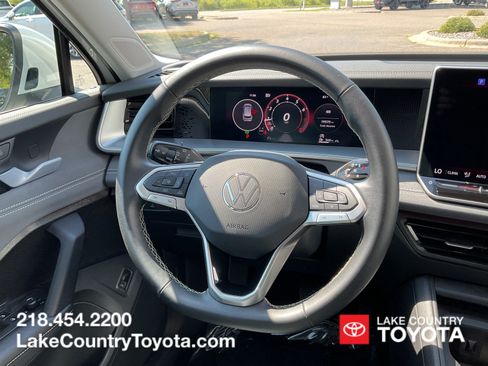 Used 2026 Volkswagen Tiguan SE AWD/4WD image 18