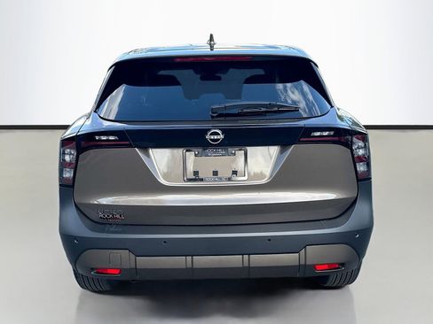 Used 2025 Nissan Kicks SV image 6