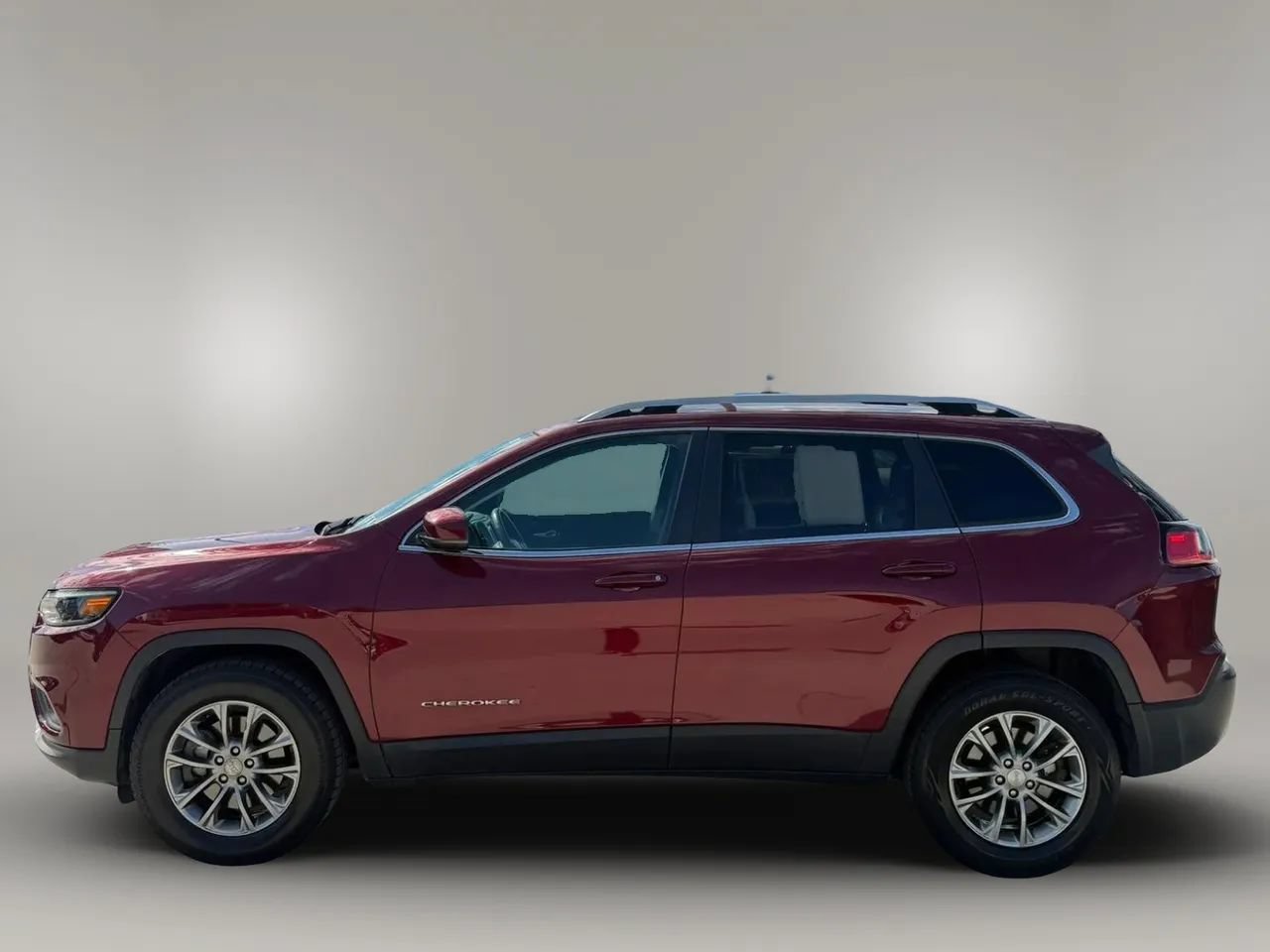 Used 2019 Jeep Cherokee Latitude Plus w/ Cold Weather Group AWD/4WD image 4