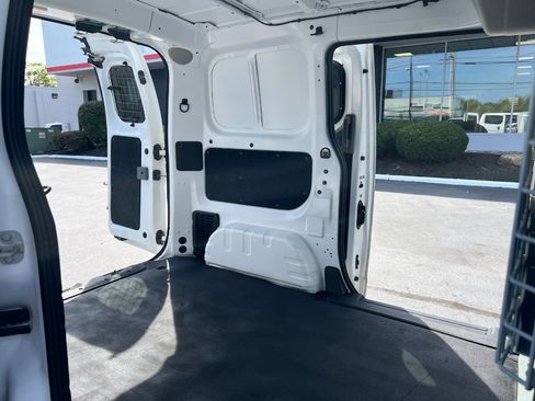 Used 2020 Nissan NV200 SV w/ Sliding Glass Door Package image 26