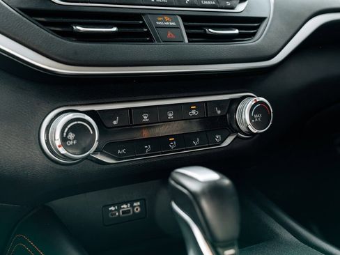 Used 2019 Nissan Altima 2.5 SR w/ SR Premium Package image 28