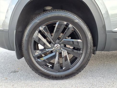 Used 2023 Volkswagen Atlas Cross Sport SE image 25