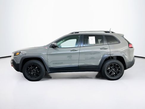 Used 2019 Jeep Cherokee Trailhawk w/ Comfort/Convenience Group AWD/4WD image 4
