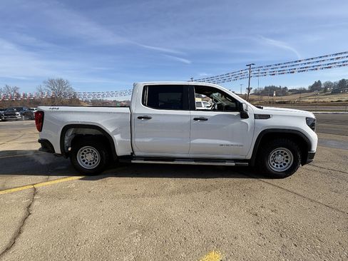 Used 2023 GMC Sierra 1500 Pro w/ Pro Value Package AWD/4WD image 6