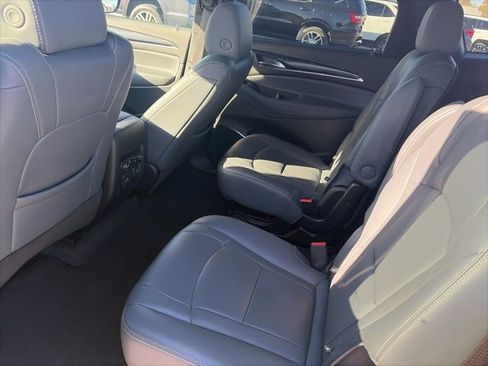 Used 2024 Buick Enclave Premium image 11