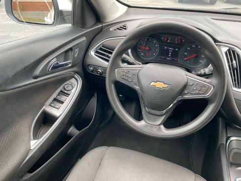 Used 2020 Chevrolet Malibu LT FWD image 18