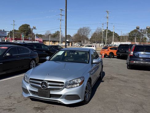 Used 2017 Mercedes-Benz C 300 Sedan image 3