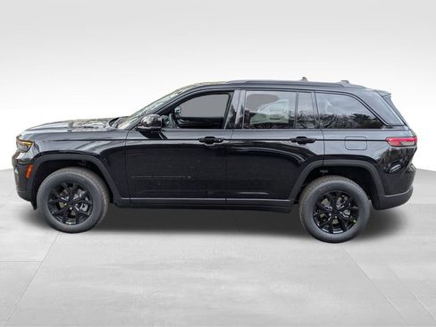 New 2025 Jeep Grand Cherokee Altitude image 6