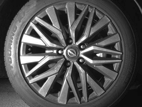 Used 2025 Nissan Altima 2.5 SV image 13