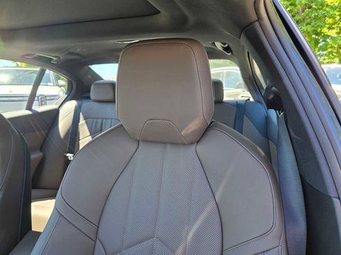 Used 2026 BMW i5 eDrive40 image 23