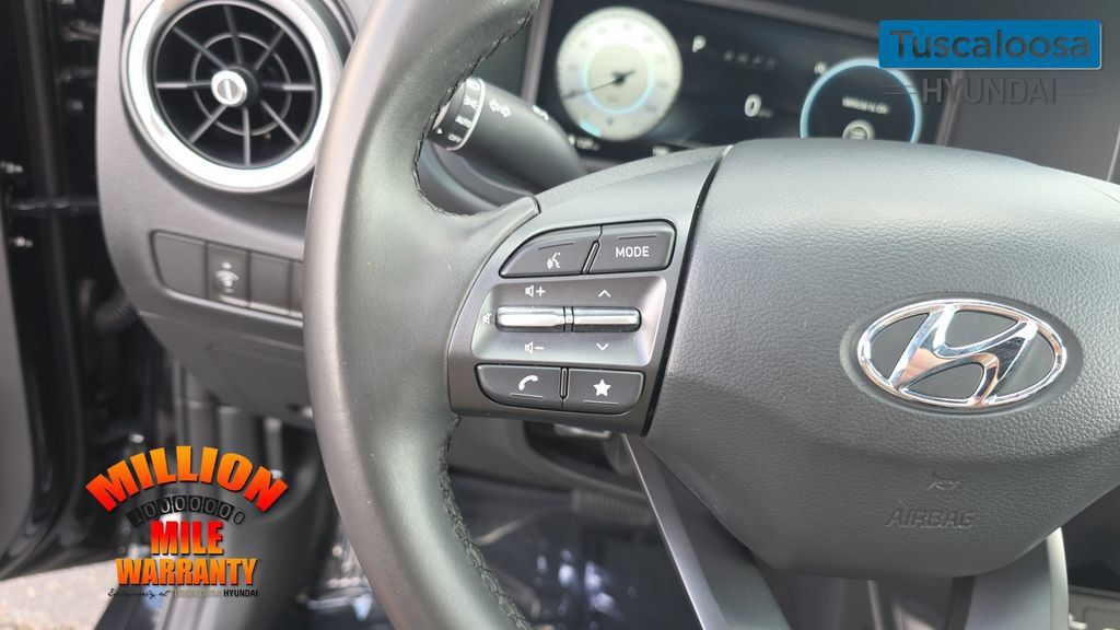 Used 2023 Hyundai Kona Limited FWD image 17