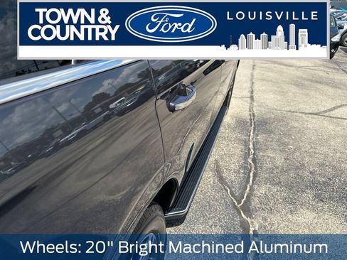 Used 2022 Ford Expedition Limited AWD/4WD image 19