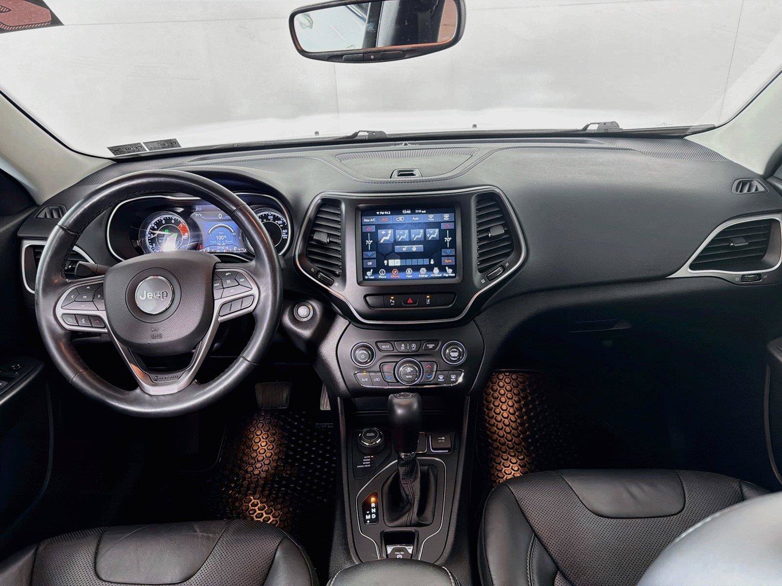 Used 2021 Jeep Cherokee Latitude Lux w/ Comfort/Convenience Group AWD/4WD image 26