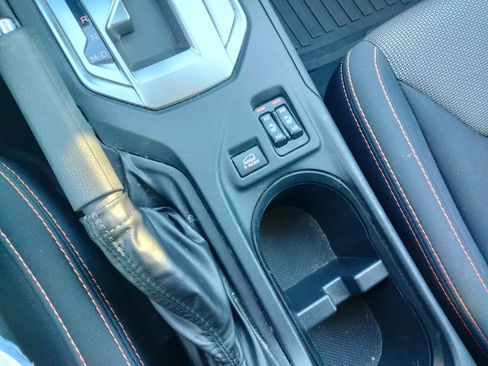 Used 2018 Subaru Crosstrek 2.0i Premium w/ Eyesight System image 24