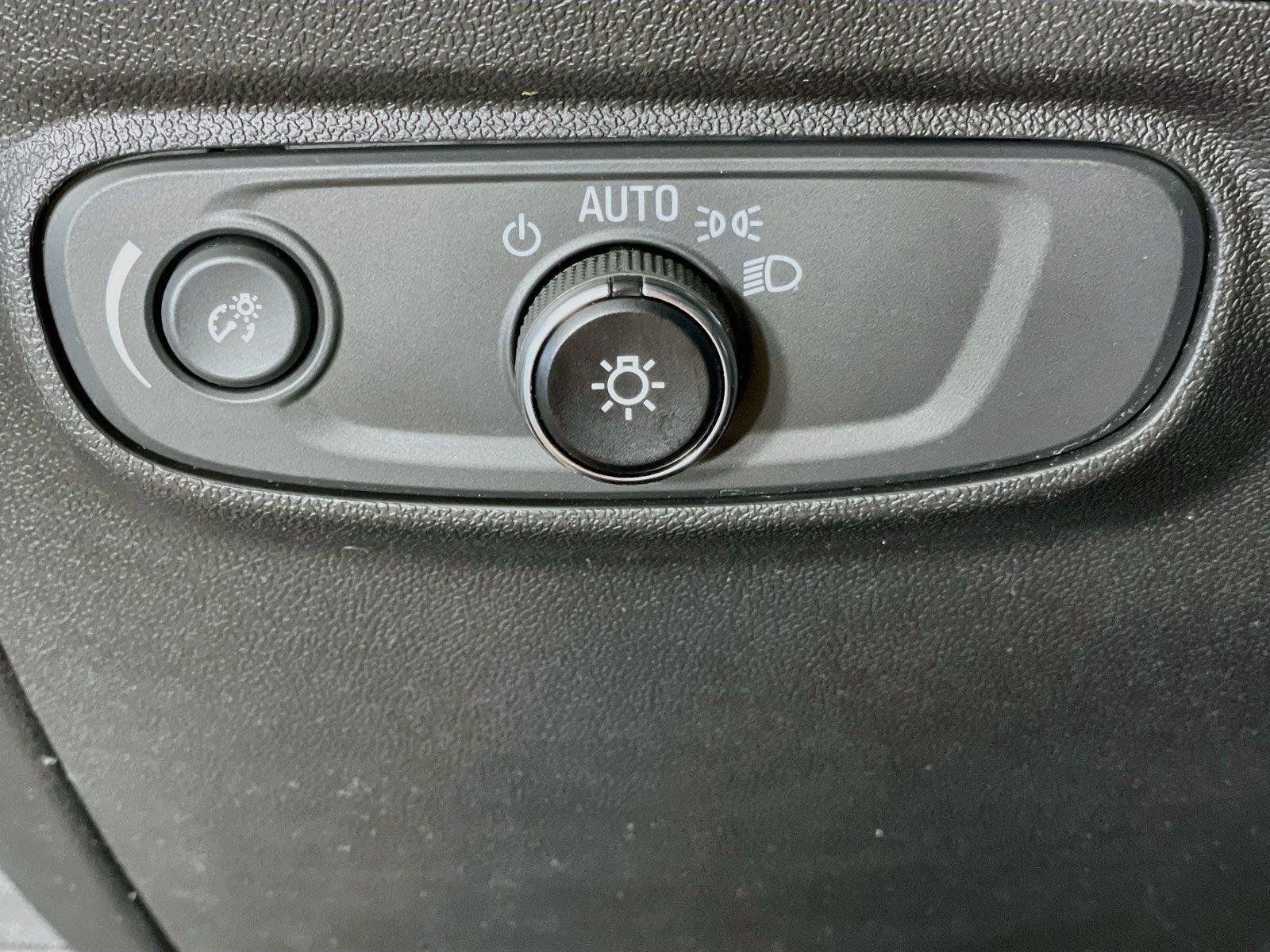 Used 2023 Chevrolet Equinox LT AWD/4WD image 13