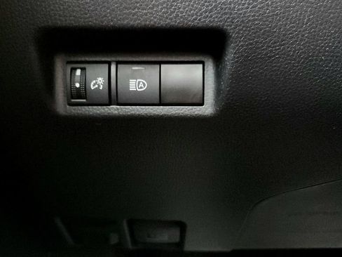 Used 2024 Toyota RAV4 LE AWD/4WD image 32