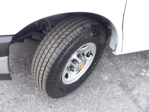 Used 2020 Chevrolet Express 3500 w/ Power Convenience Package image 19