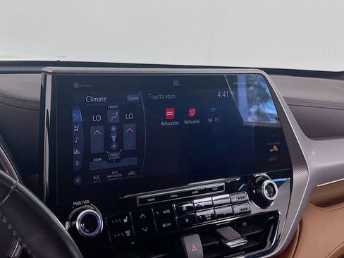 Used 2022 Toyota Highlander Platinum FWD image 15