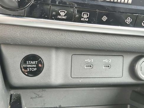 Used 2025 Nissan Rogue SV FWD image 27