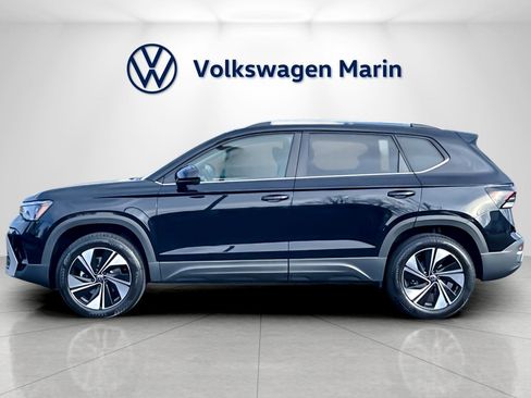 New 2026 Volkswagen Taos SE image 2